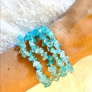 Delicate and Beautiful Four-Strand Glass Bead Bracelet